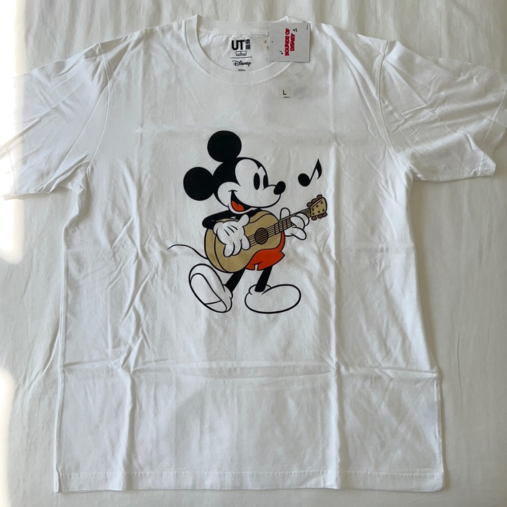 RARE UNIQLO x Sounds of Disney Mickey Mouse Guitar T-Shirt - Size Large